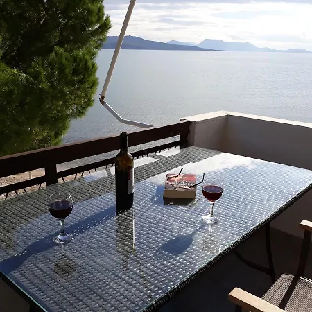 Ξενοδοχείο με διαμερίσματα Vandorou-lefkada