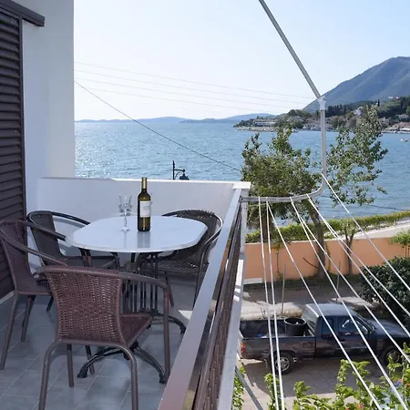 Ξενοδοχείο με διαμερίσματα Vandorou-lefkada Λυγιά